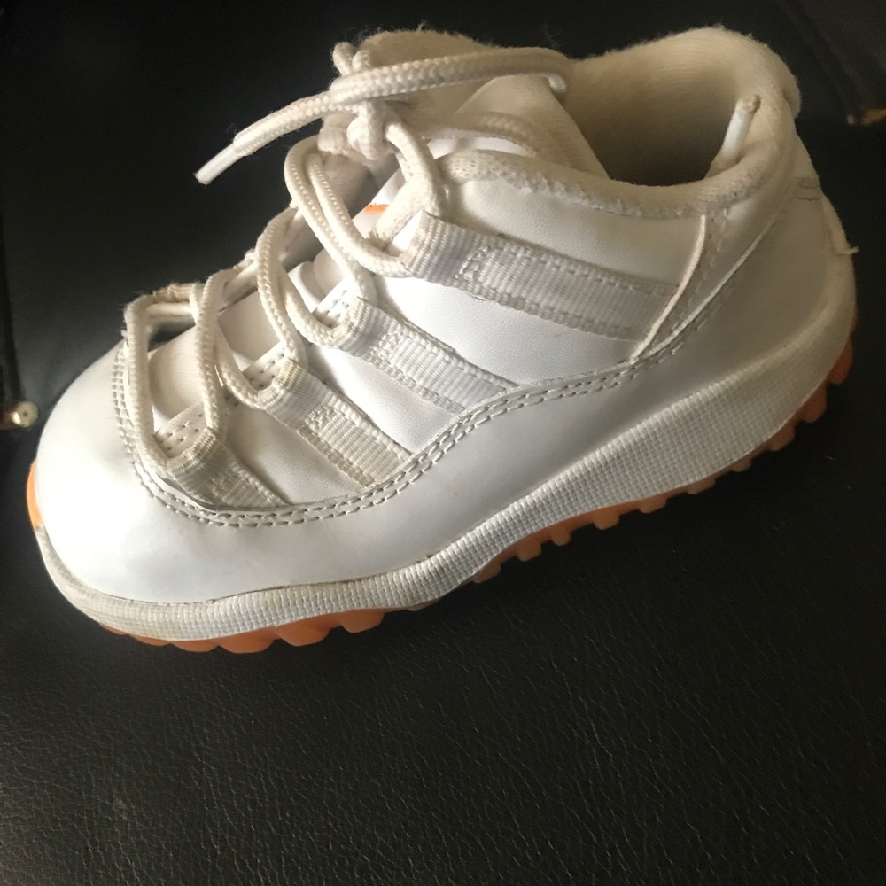 Sneakers - Picture 2 of 6